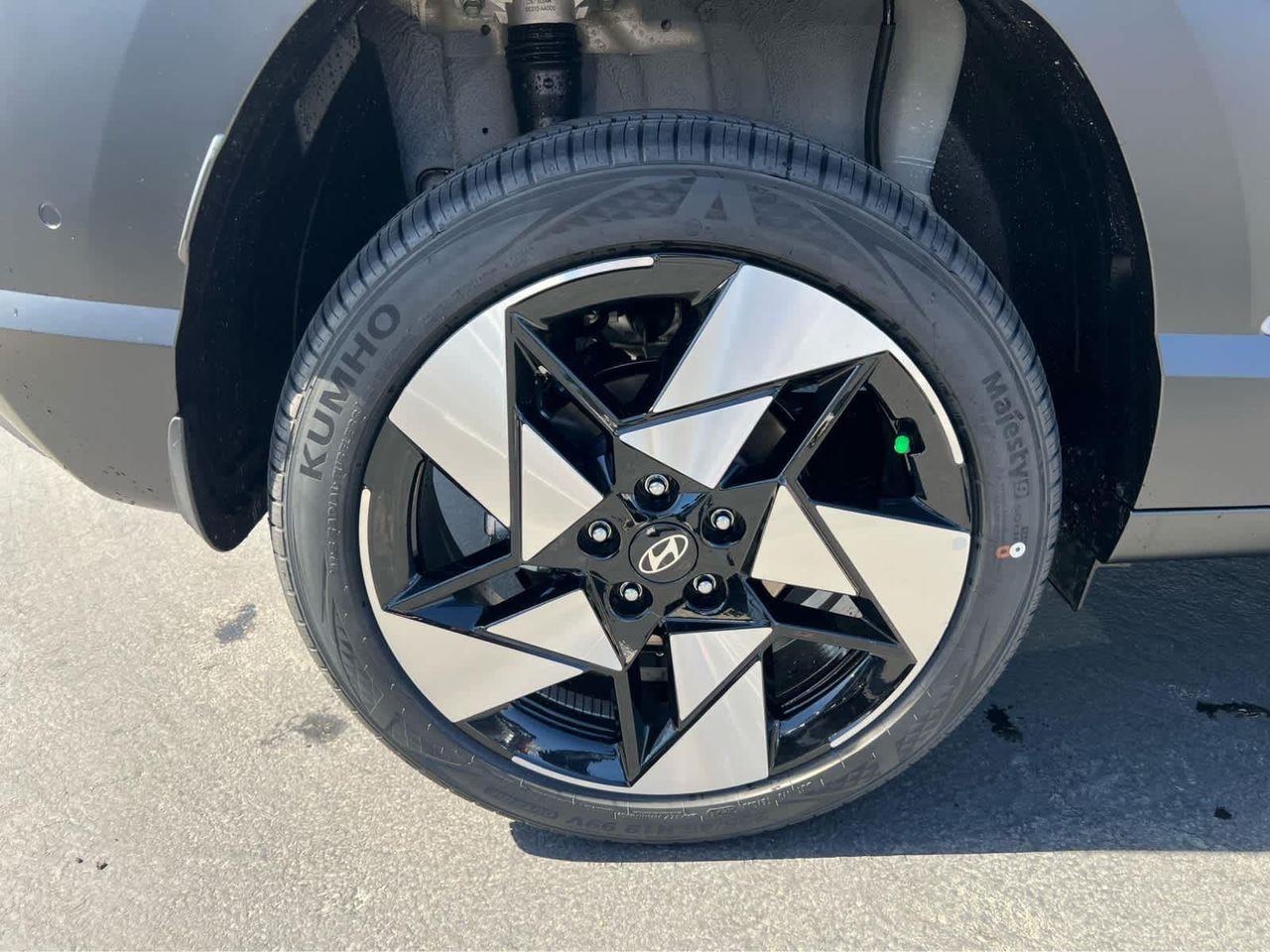 New 2026 Cyber Gray Metallic Hyundai Limited AWD image 15