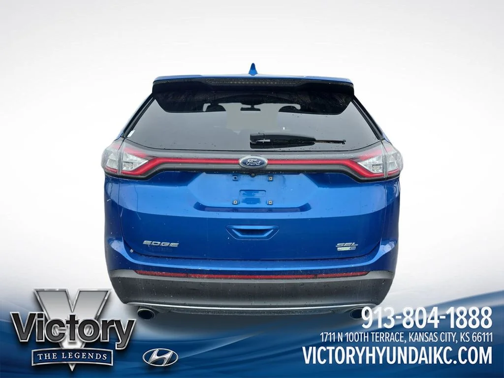 Used 2018 Blue Ford SEL image 4