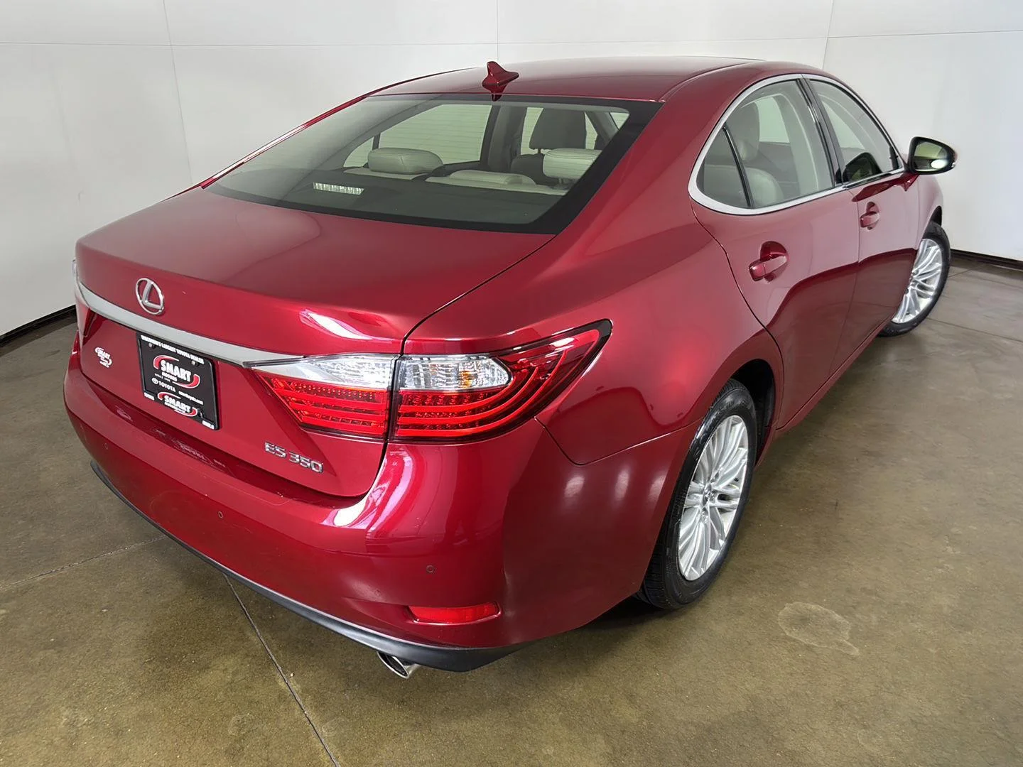 Used 2013 Matador Red Mica Lexus  image 10