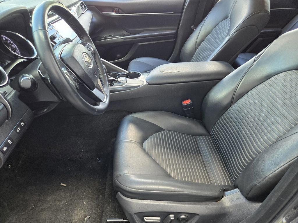 Used 2018 Gray Toyota SE image 8