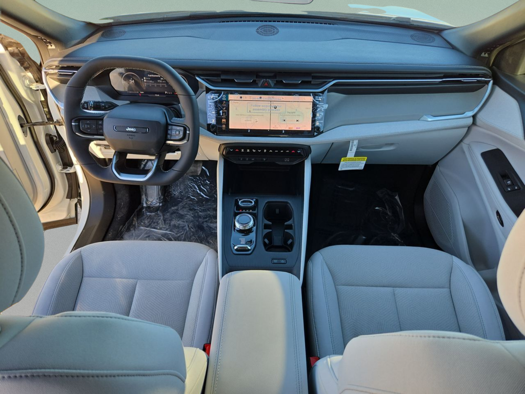 New 2026 Bright White Clear-Coat Exterior Paint Jeep Laredo image 27
