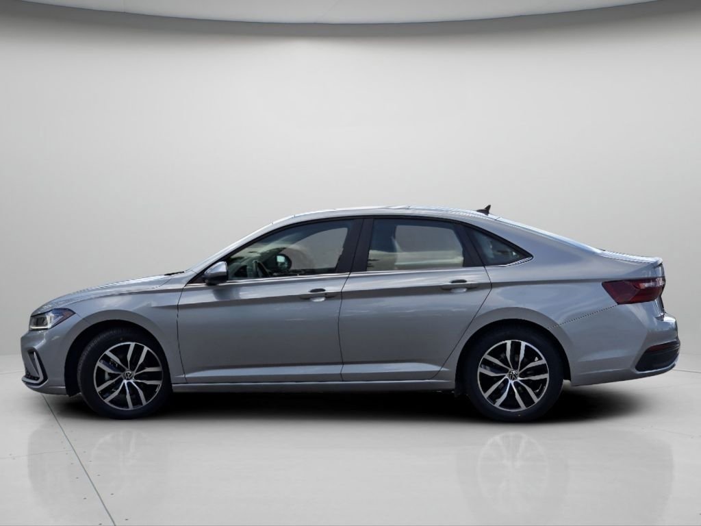 Used 2025 Pyrite Silver Metallic Volkswagen SE image 19