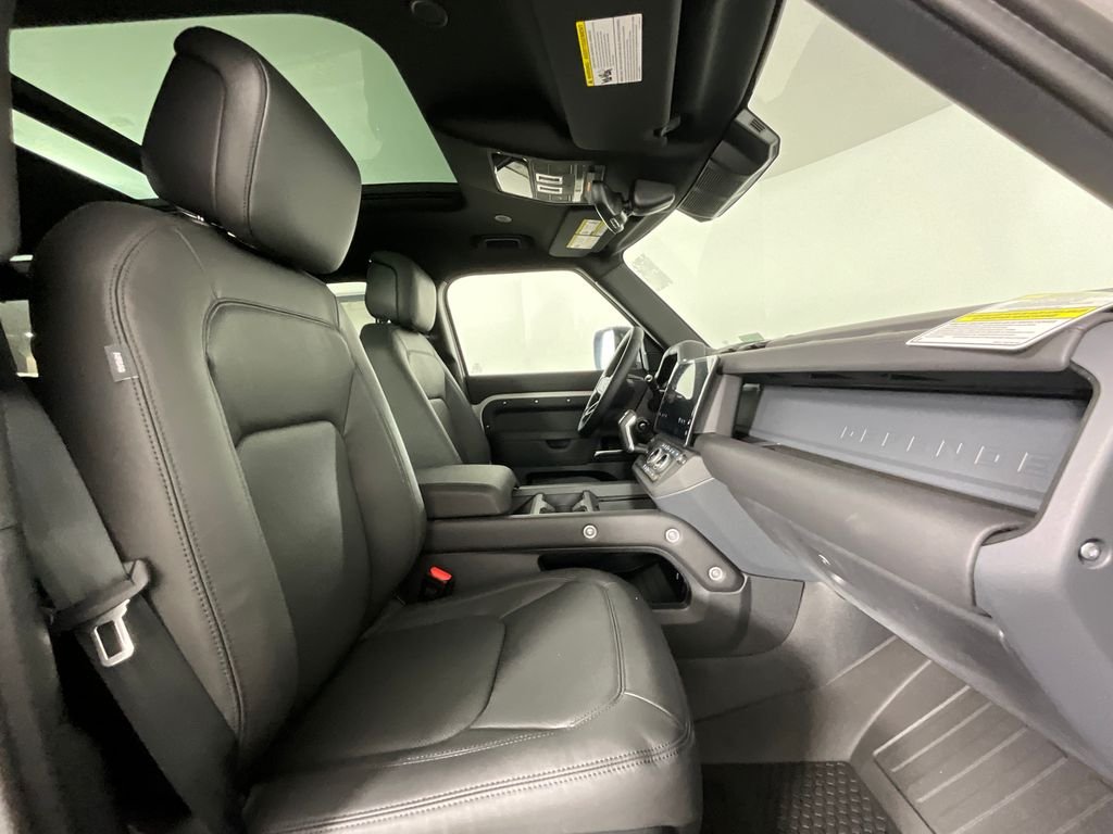 New 2026 Borasco Grey Land Rover X-Dynamic SE image 3