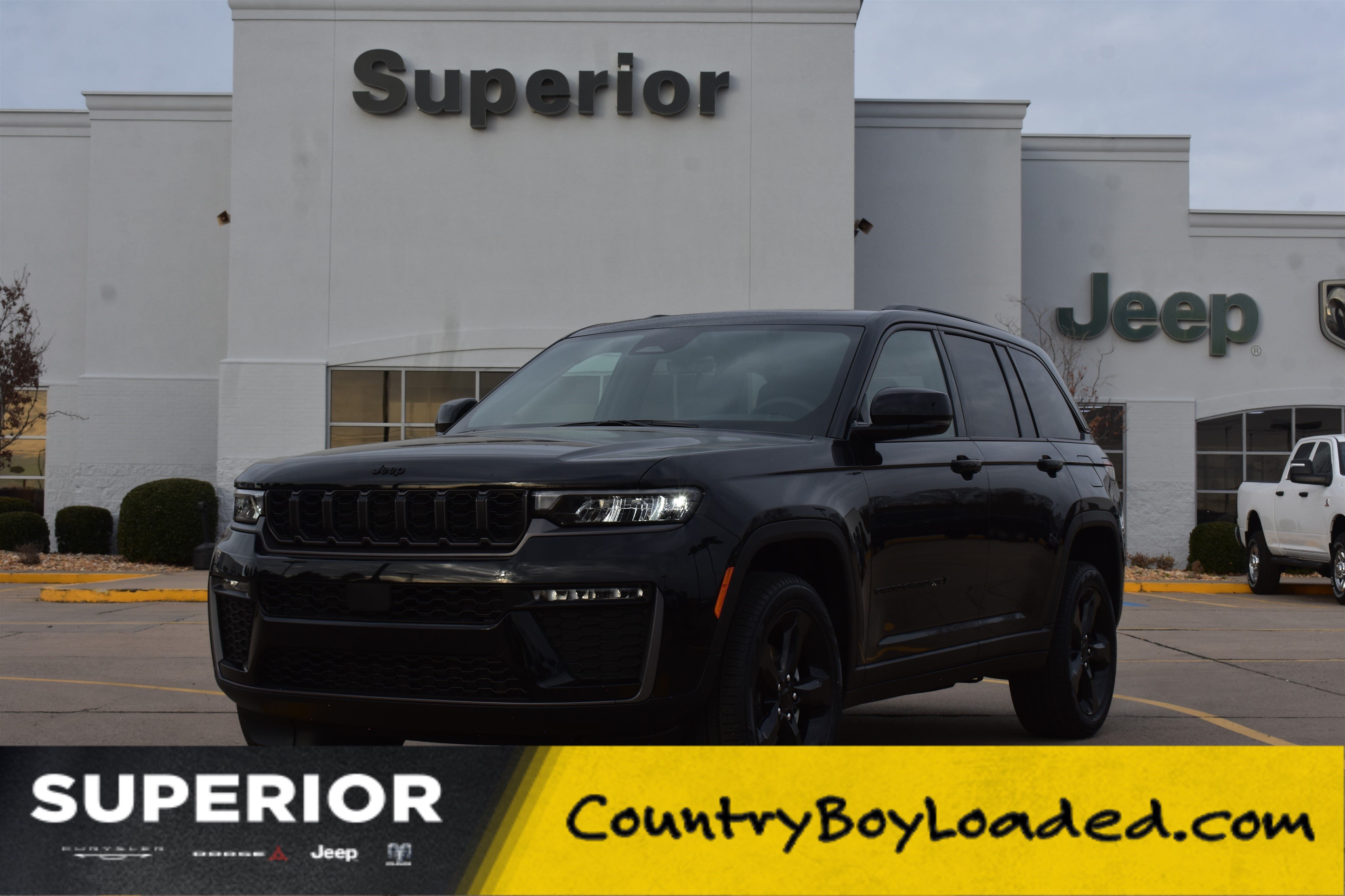 New 2026 Diamond Black Crystal Pearl-Coat Exterior Paint Jeep Limited image 1