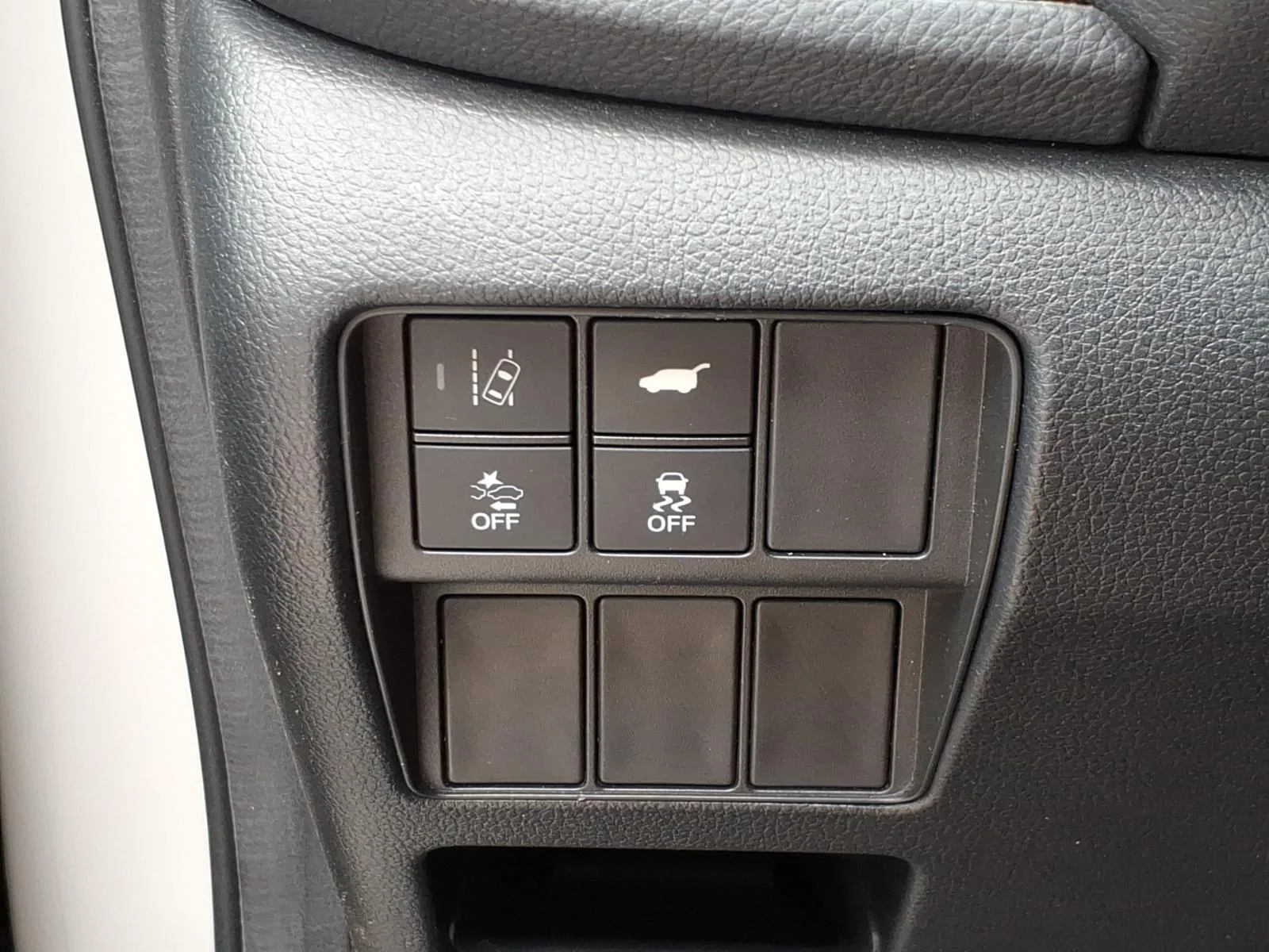 Used 2018 White Diamond Pearl Honda Touring image 17