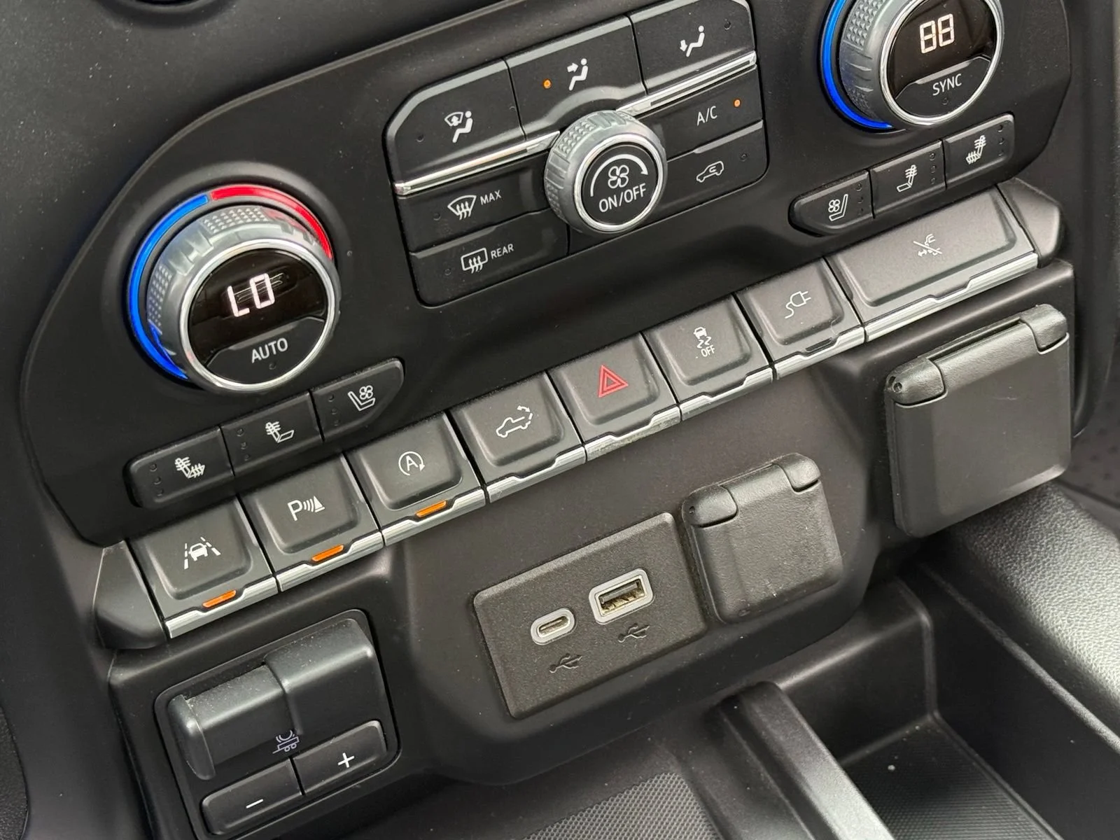 2020 Chevrolet Silverado 1500 High Country - Photo 31