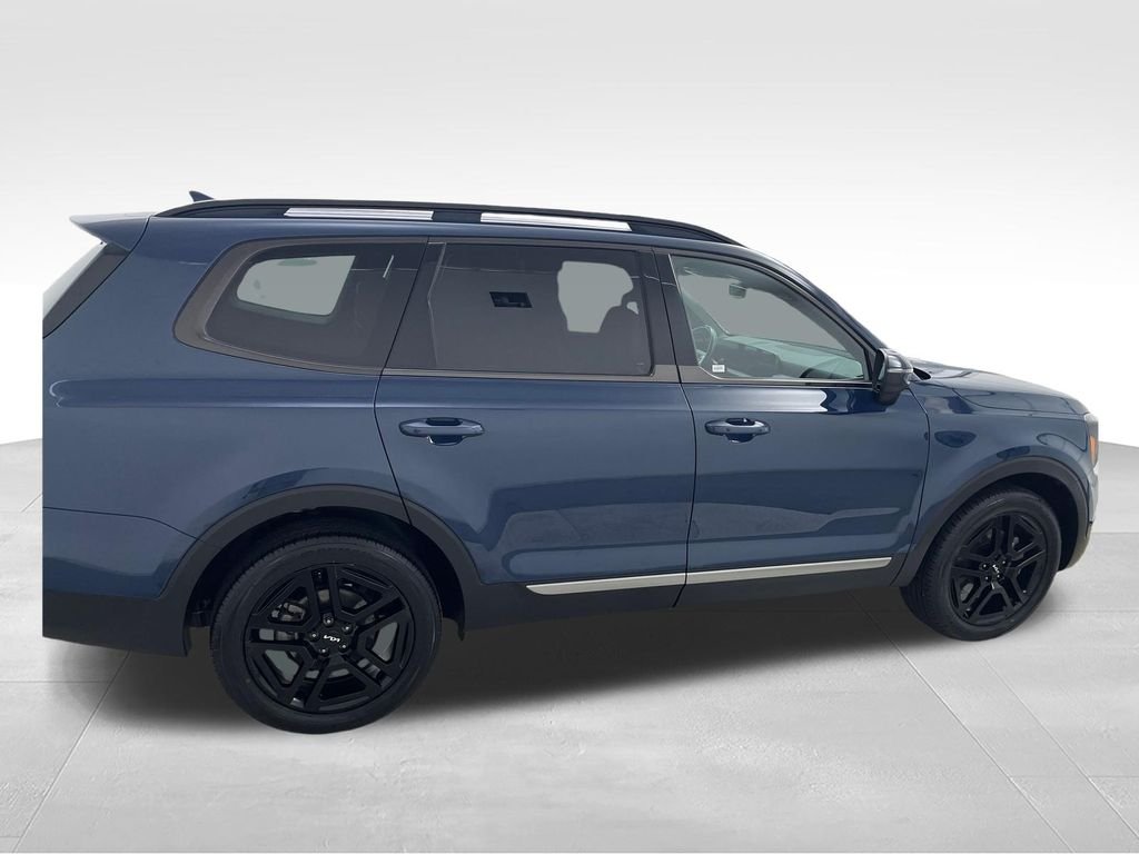 Used 2023 Black Kia EX X-Line image 6