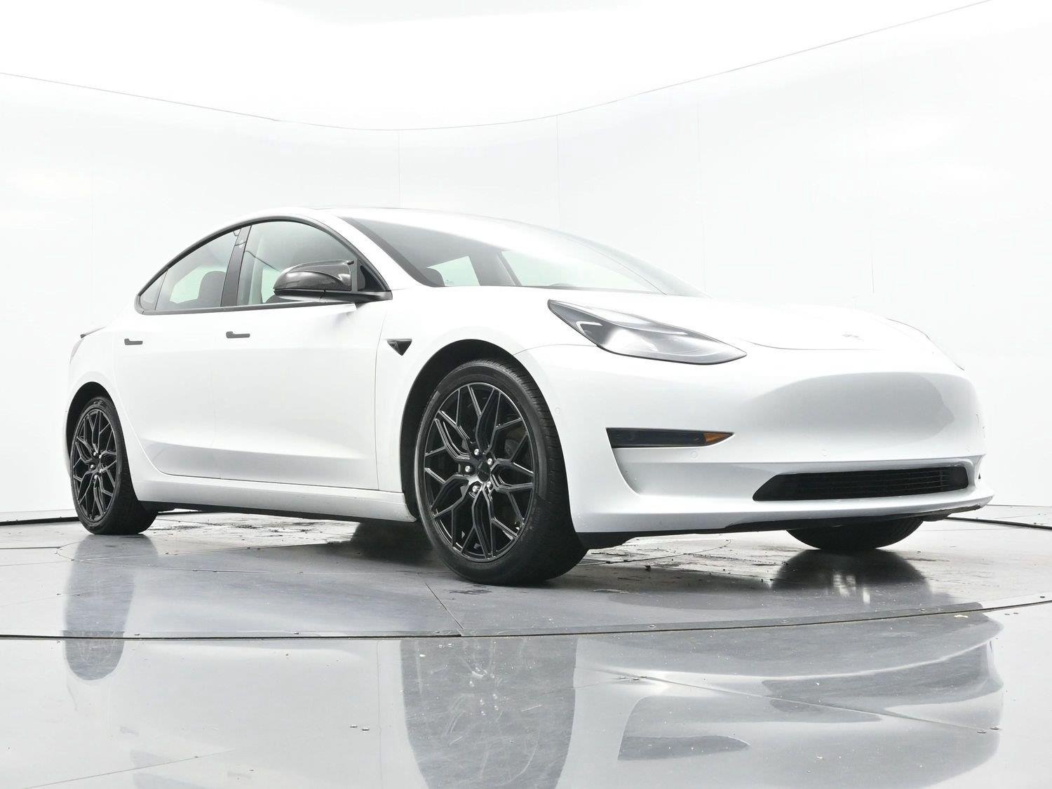Used 2021 Pearl White Multi-coat Tesla Standard Range Plus image 37