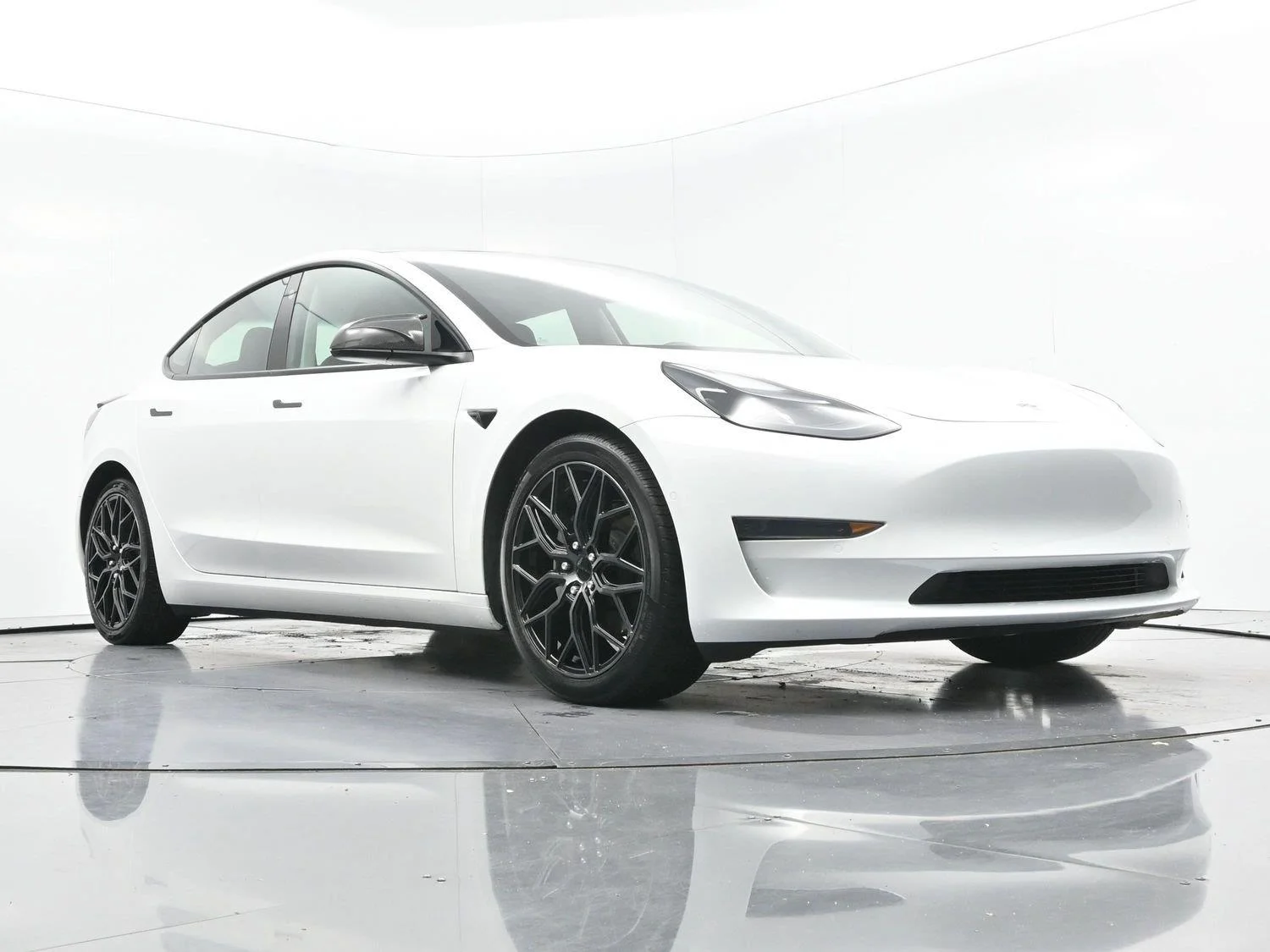 Used 2021 Pearl White Multi-coat Tesla Standard Range Plus image 37