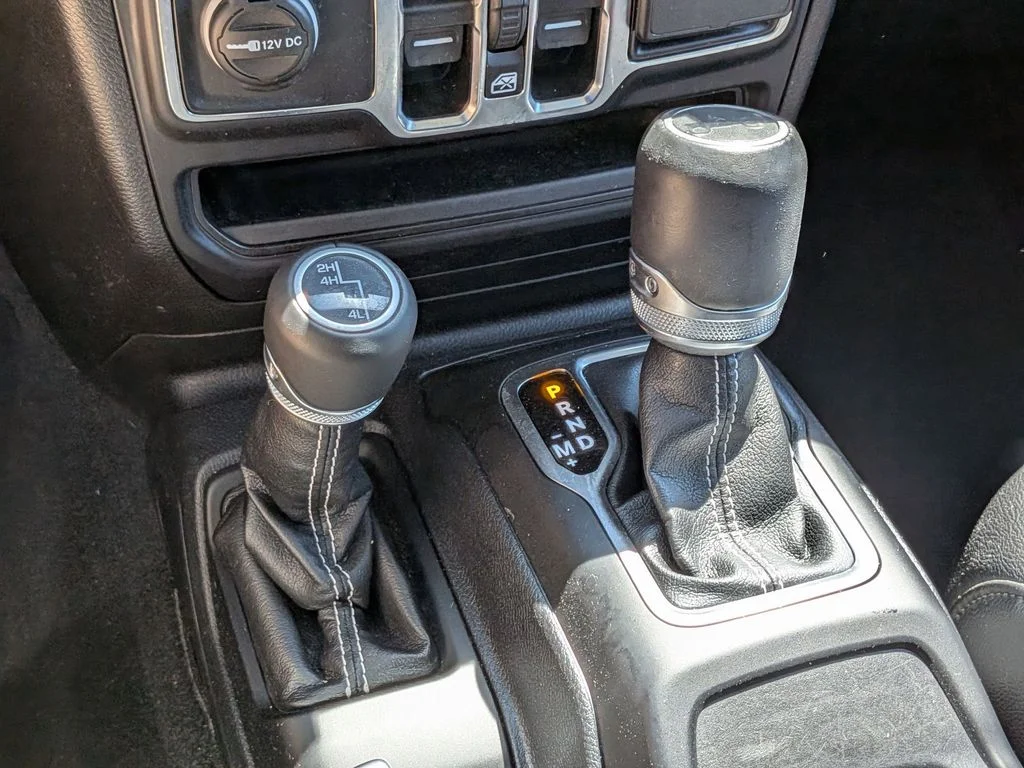 Used 2019 Gray Jeep Unlimited Sahara image 17