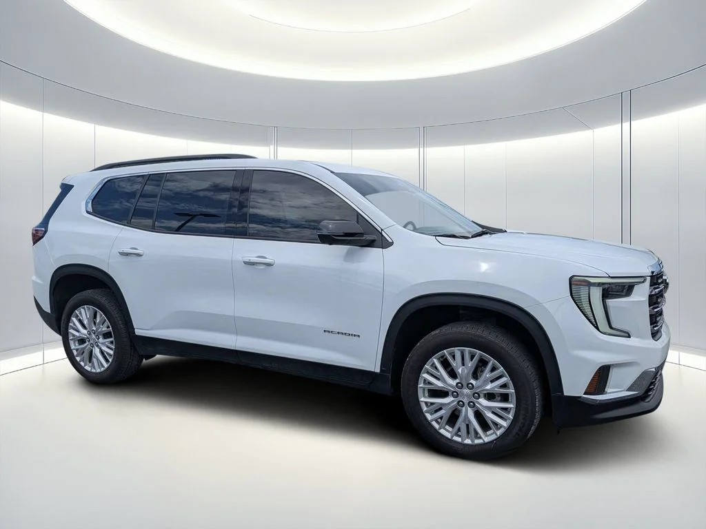 Used 2024 White GMC Elevation image 1