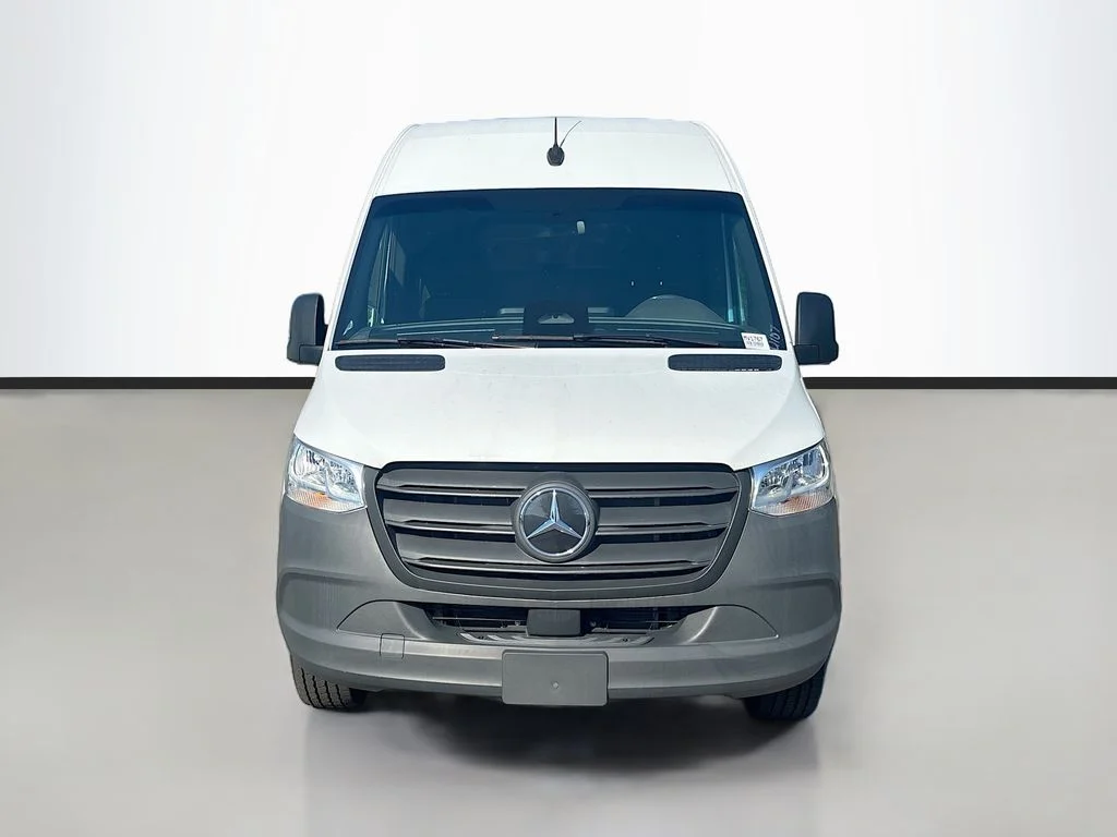 New 2025  Mercedes-Benz Cargo 170 WB image 8