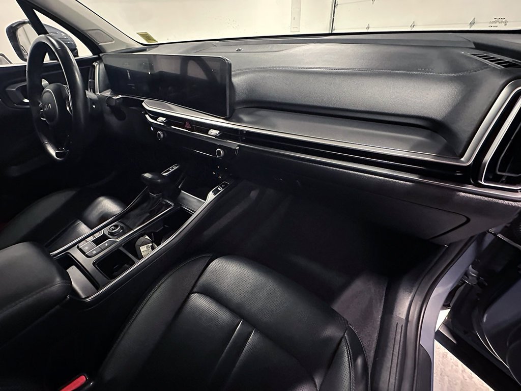 Used 2024 Silver Kia S image 29