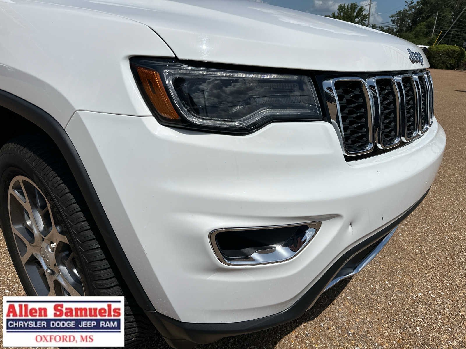 Used 2022 Bright White Clearcoat Jeep Limited image 54