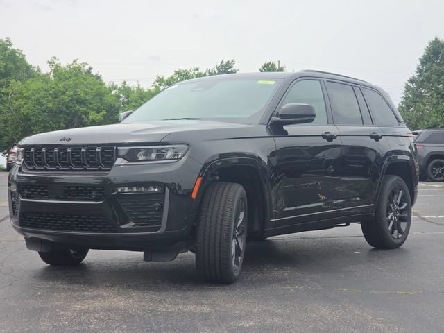 New 2026 Diamond Black Crystal Pearl-Coat Exterior Paint Jeep Limited Reserve image 24