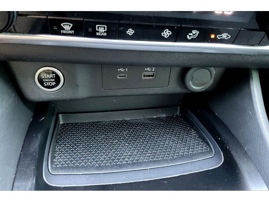 Used 2023  Nissan SV image 22