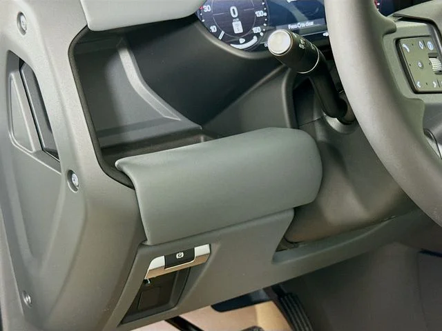 New 2026 Fuji White Land Rover X-Dynamic SE image 10