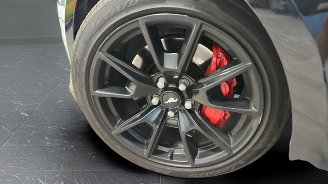 Used 2017 Shadow Black Ford GT Premium image 32