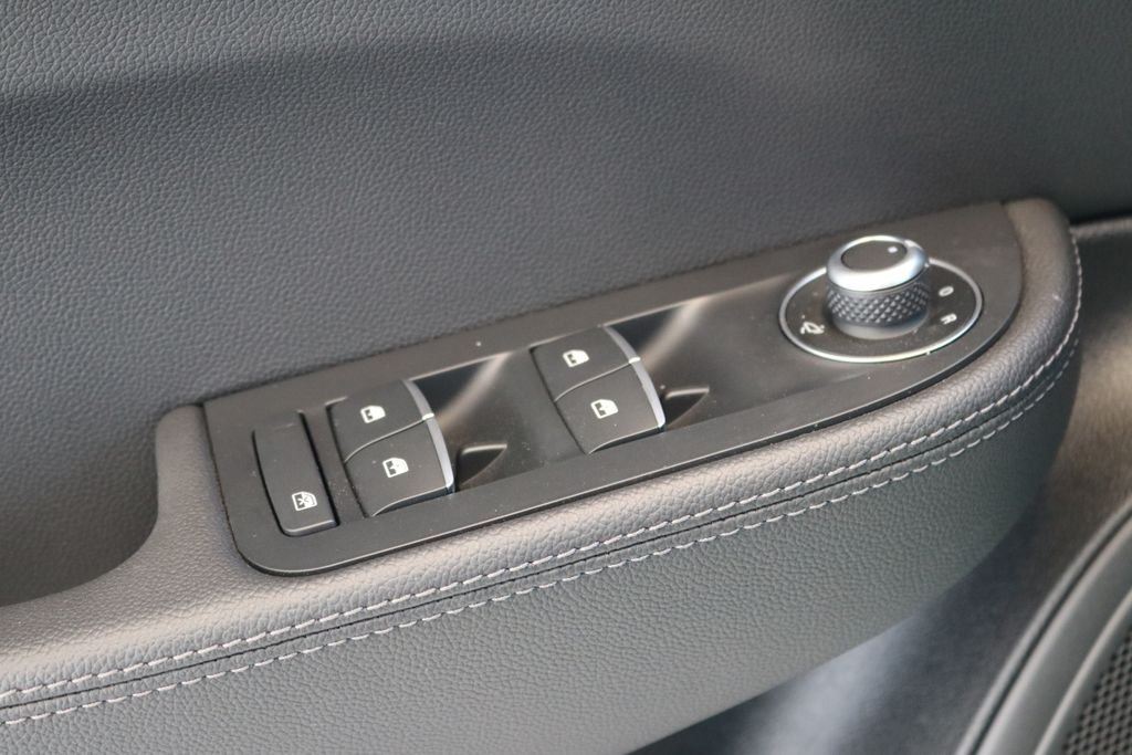 2025 Alfa Romeo Giulia Base - Photo 13