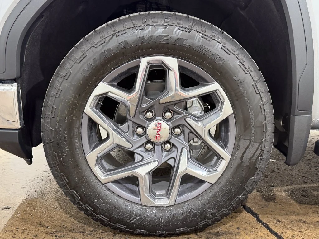 2026 GMC Sierra 1500 SLT - Photo 18