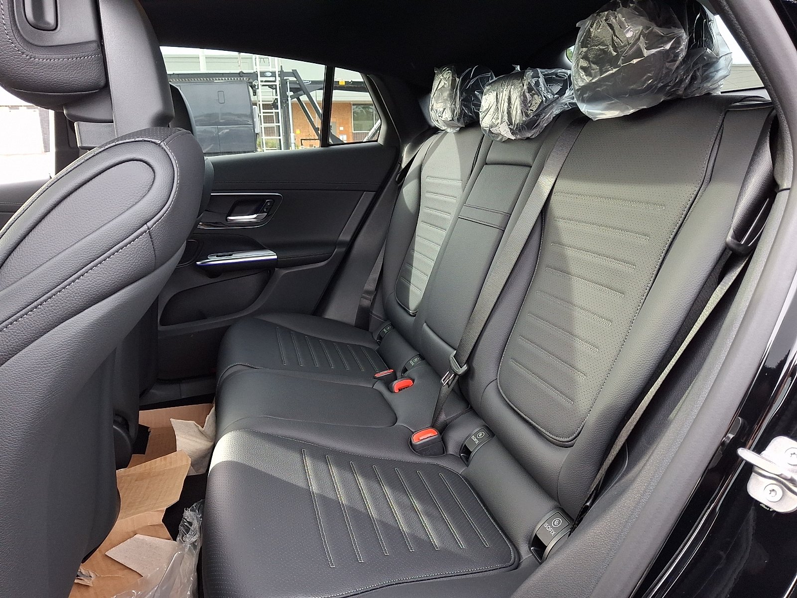 New 2027 Black Mercedes-Benz GLC 300 image 8