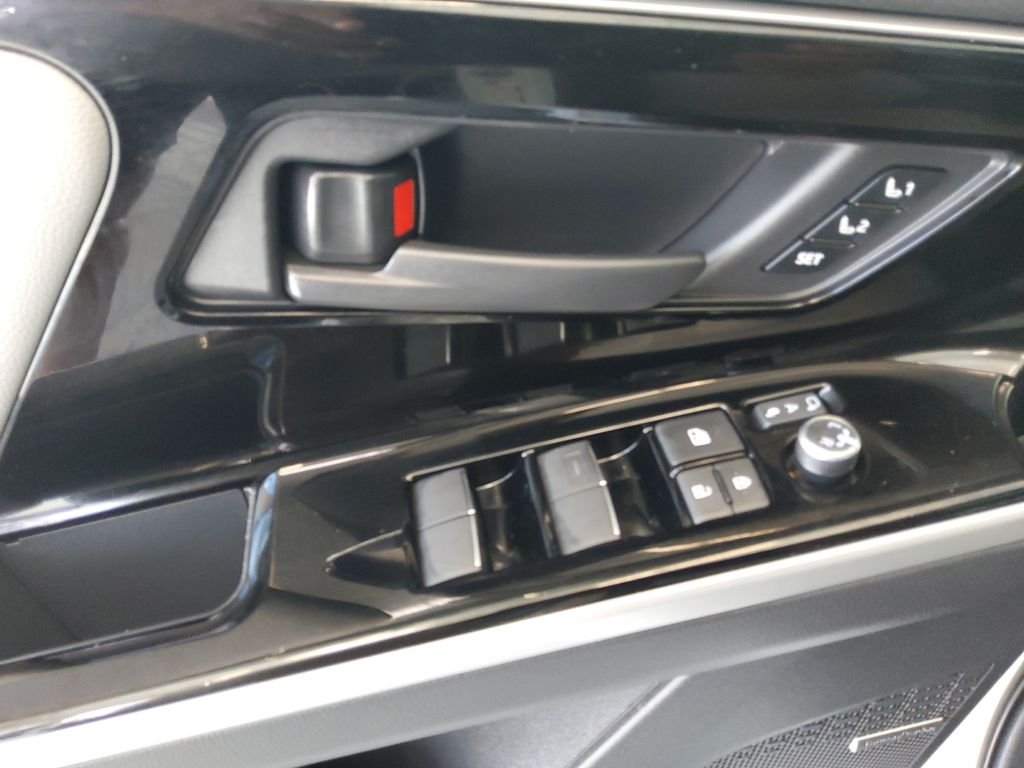 Used 2024 White Subaru Touring image 12