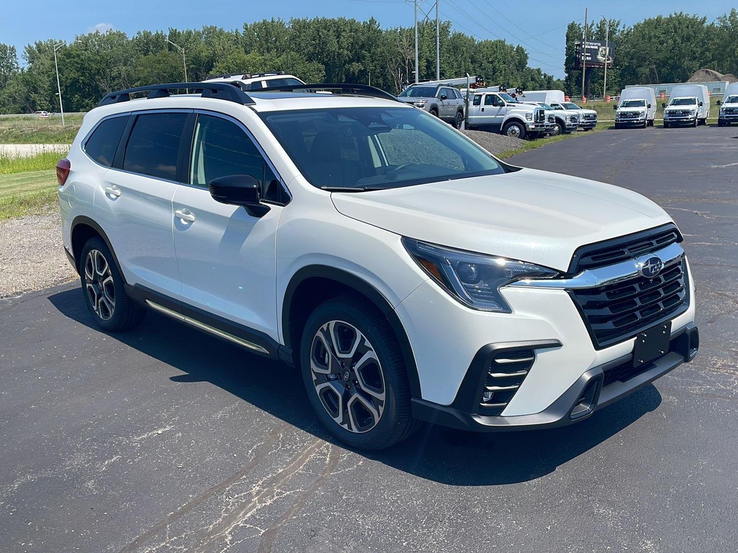 New 2026 CRYSTAL WHITE PEARL Subaru Limited 7-Passenger image 7