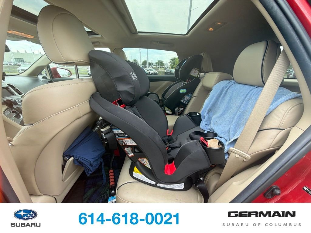 Used 2013 Red Toyota XLE image 4