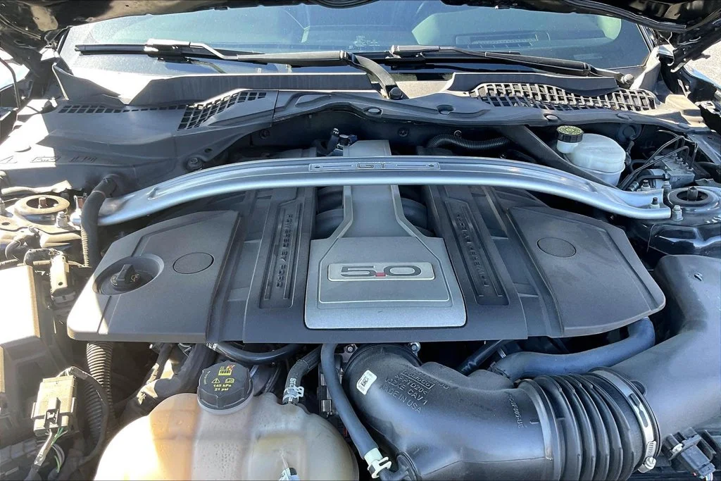 Certified Used 2020 Shadow Black Ford GT Premium image 9
