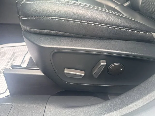 Used 2020 White Ford SEL image 25