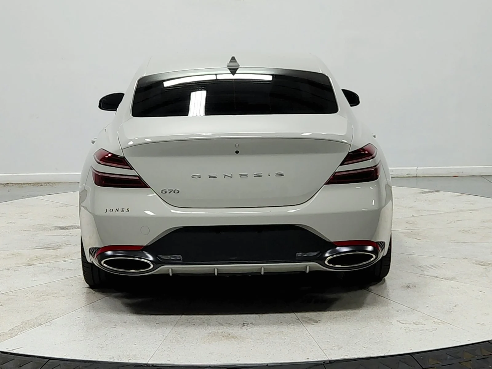 2025 GENESIS G70 Standard - Photo 7