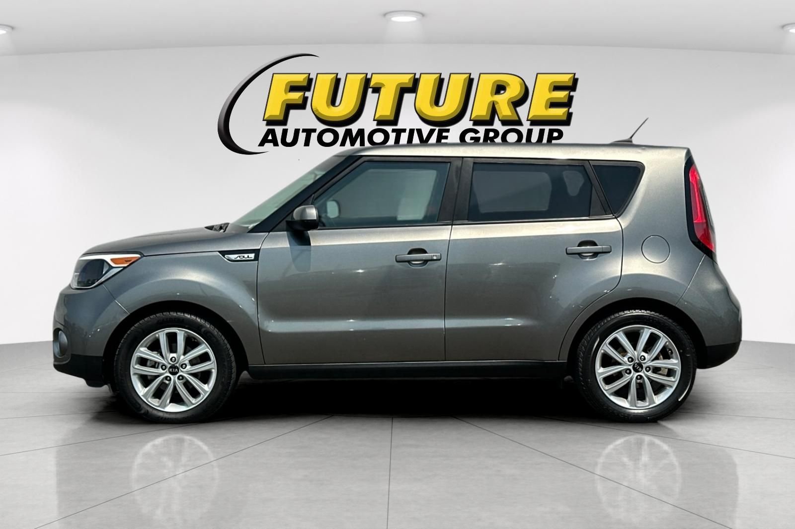 Used 2019 Gray Kia Plus image 7