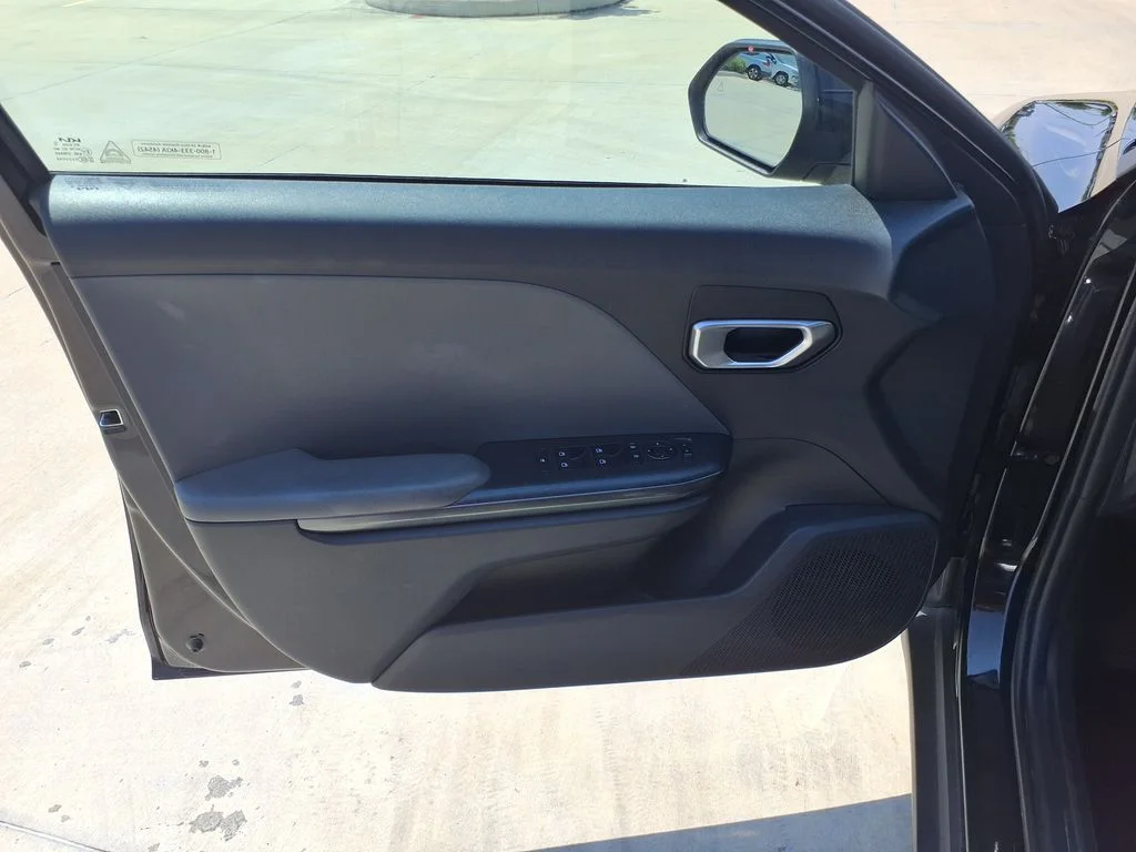 Used 2025 Black Kia LXS image 13