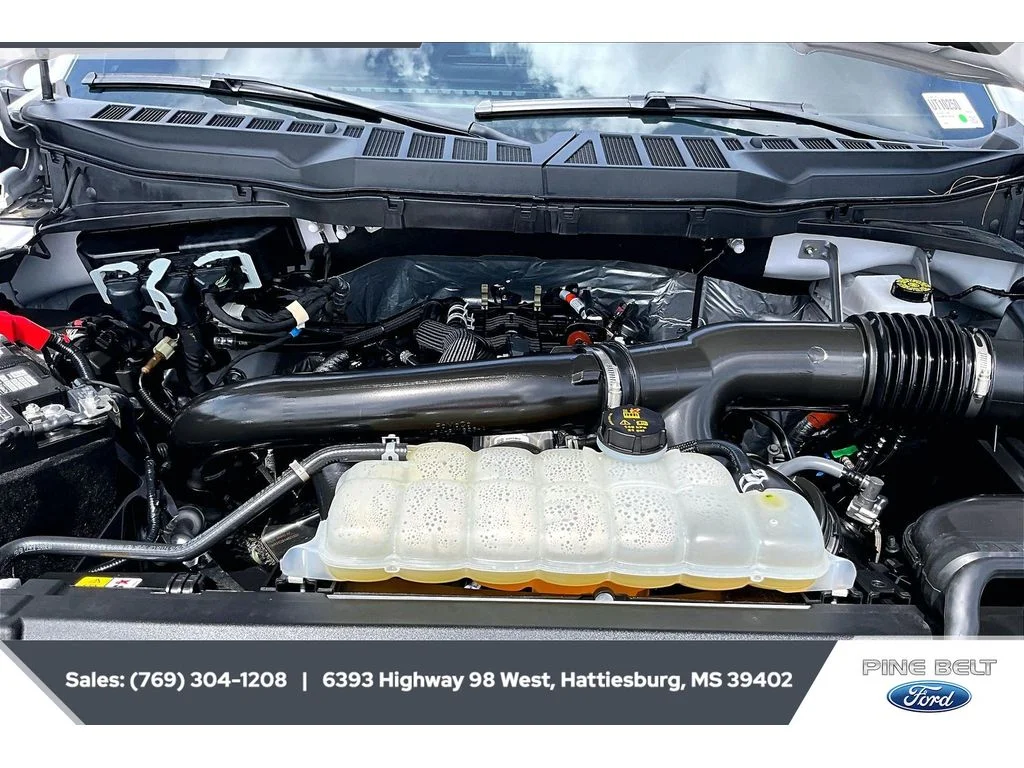 Used 2025 Space White Metallic Ford LARIAT image 8