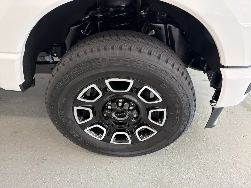 New 2026 Star White Metallic Tri-Coat Ford F-250® Platinum® image 5