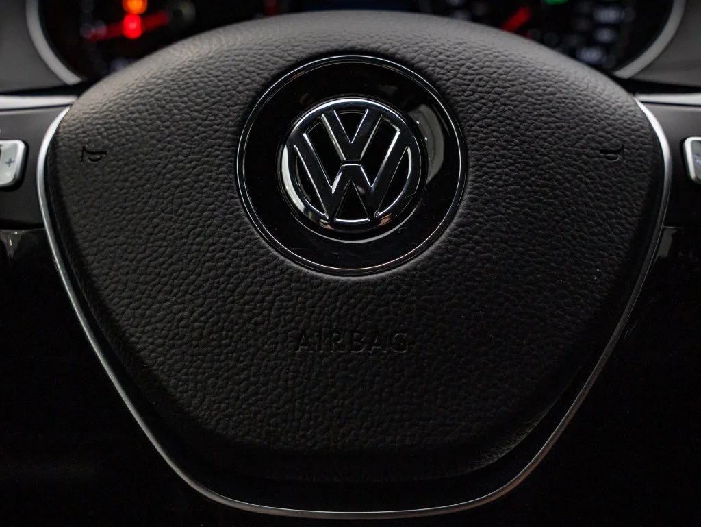Used 2019 Platinum Gray Metallic Volkswagen 3.6L V6 SE image 30