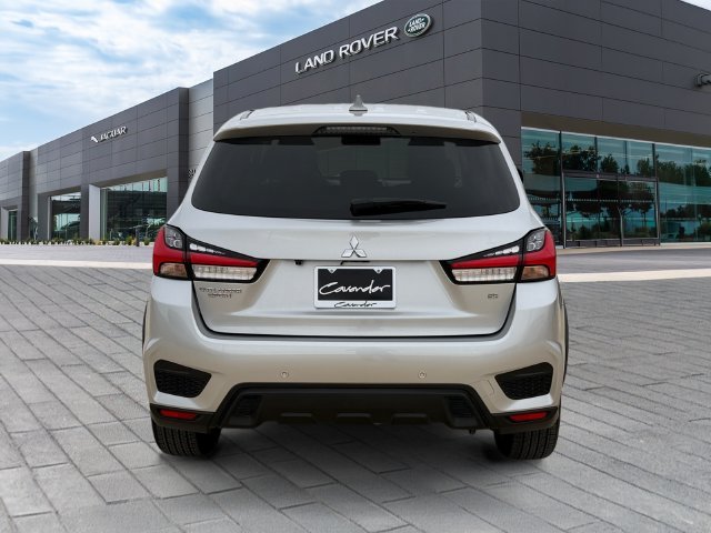 Used 2022  Mitsubishi 2.0 SE image 4