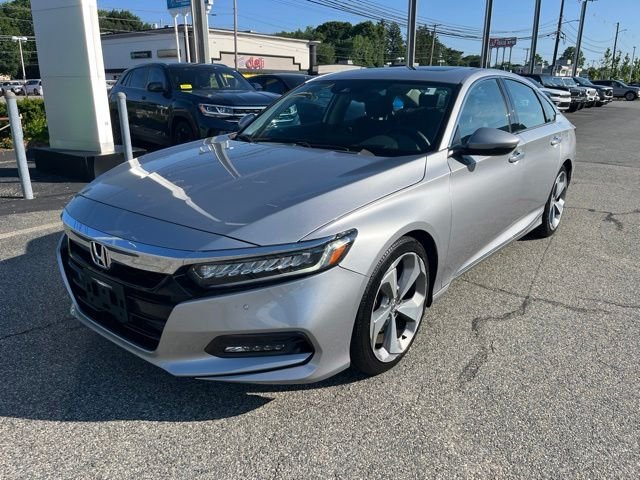 Used 2018 Lunar Silver Metallic Honda Touring image 7