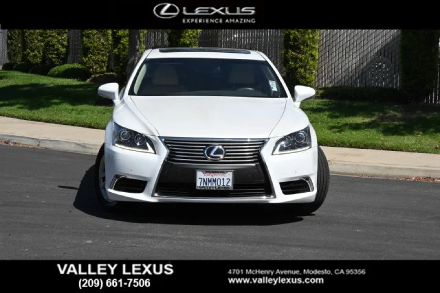 Used 2015  Lexus 460 image 2