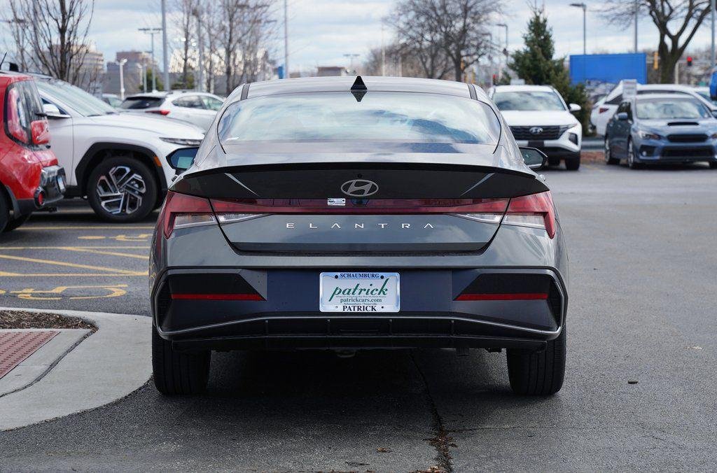 New 2026 Amazon Gray Hyundai SEL Sport Premium image 5
