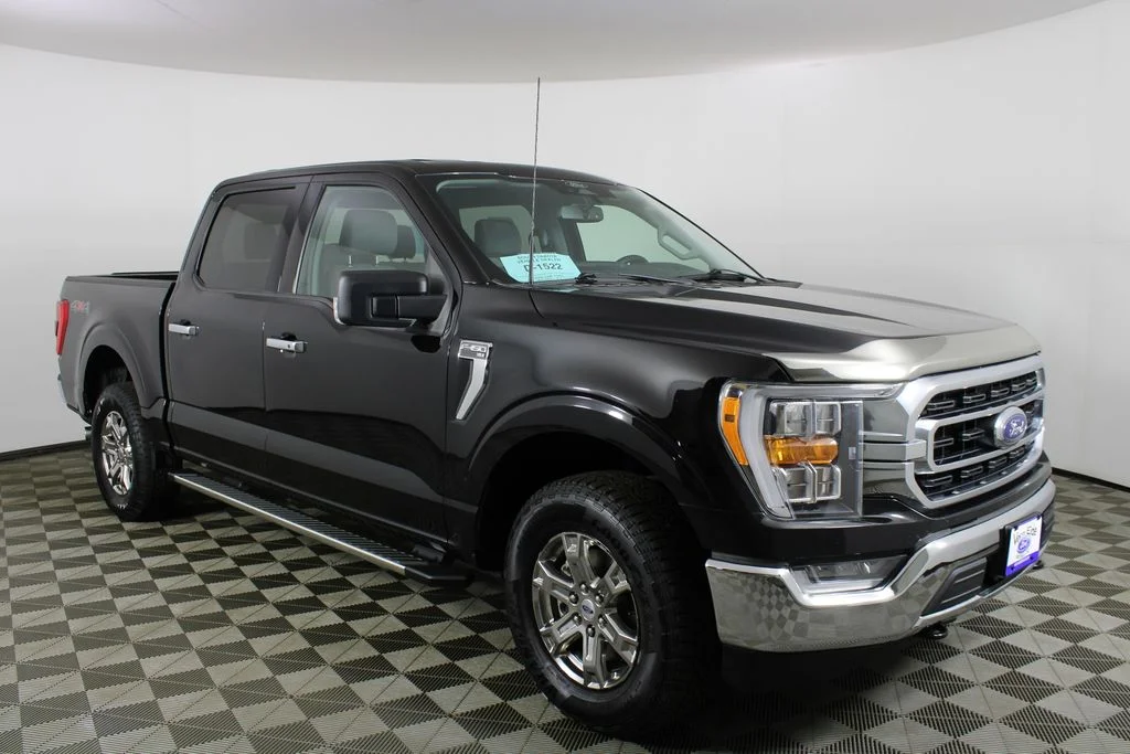 Used 2022 Black Metallic Ford XLT image 1