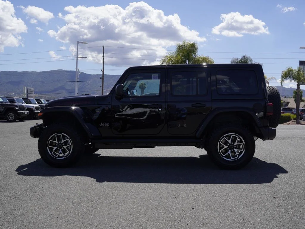 New 2026 Black Clear-Coat Exterior Paint Jeep Rubicon image 6
