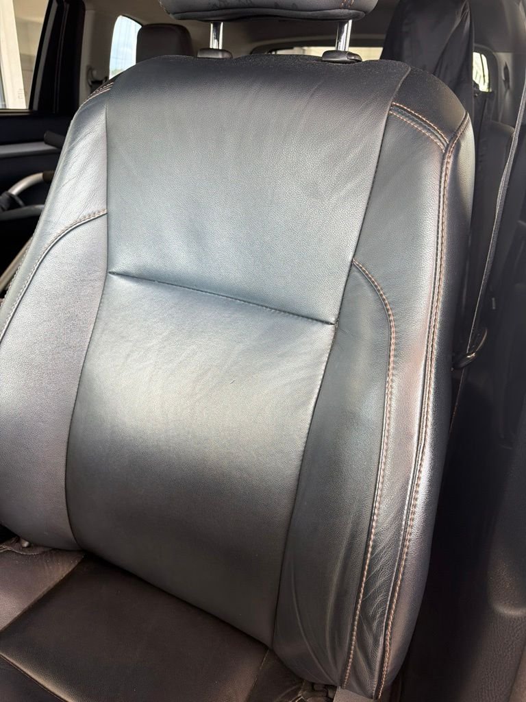 Used 2014 Black Toyota XLE V6 image 5