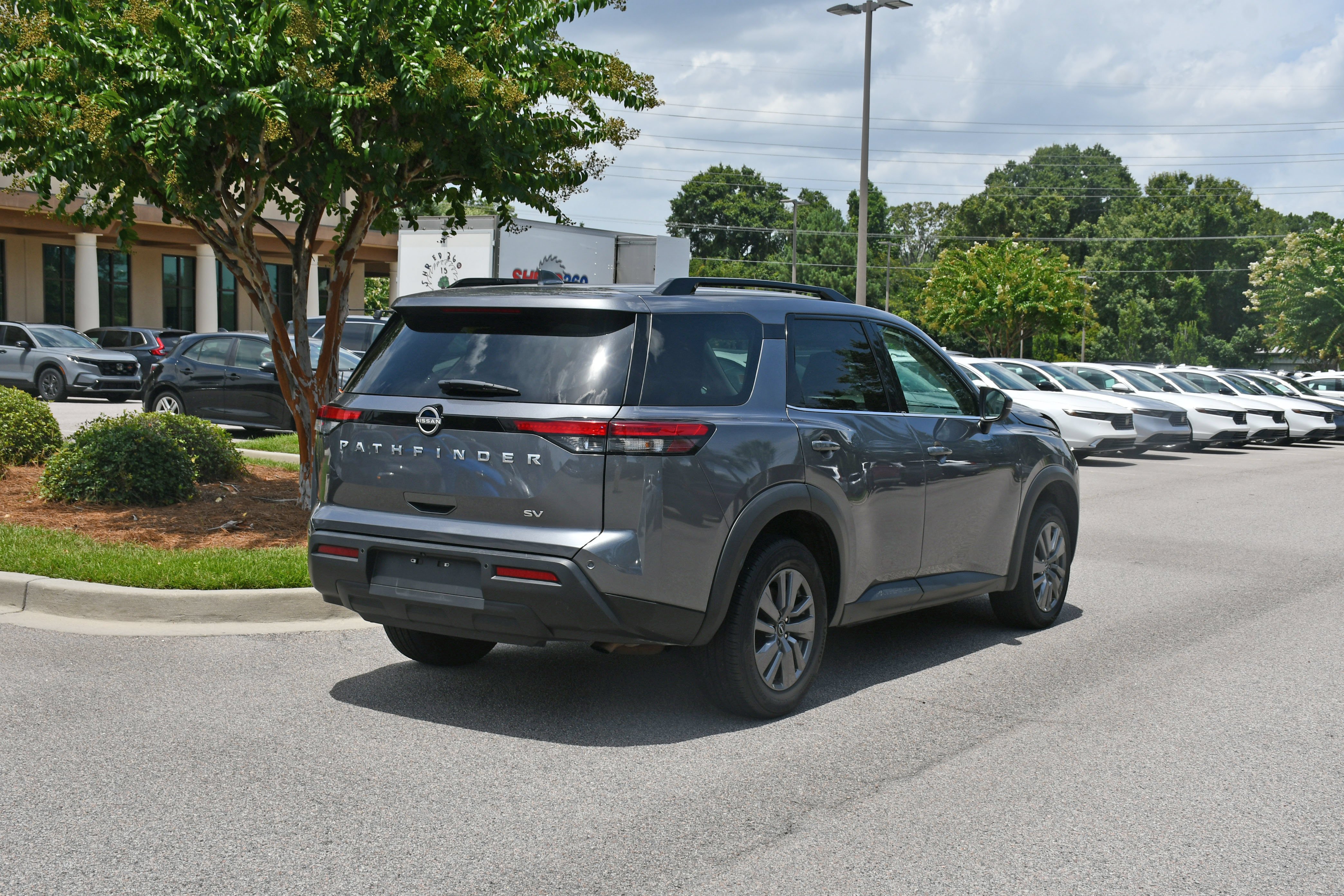 Used 2024 Gray Nissan SV image 4