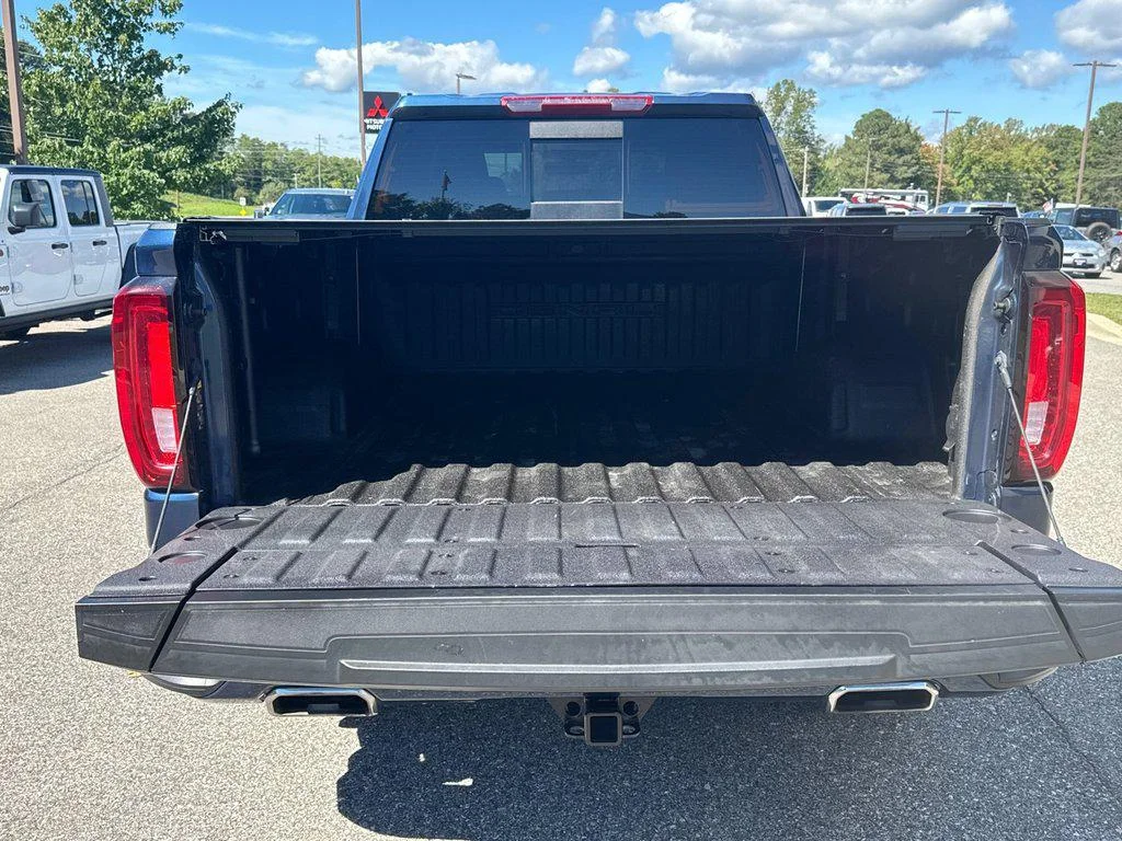Used 2022 Pacific Blue Metallic GMC 