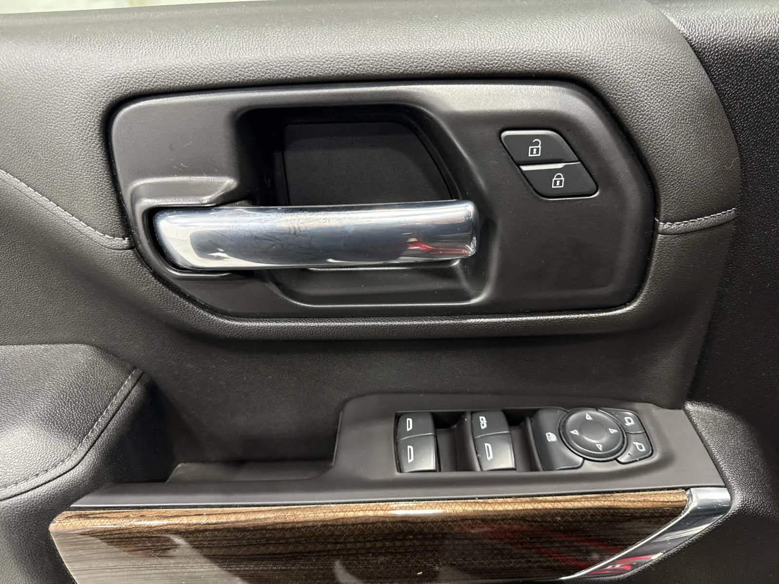 Used 2021 CHERRY RED TINTCOAT Chevrolet LT image 15