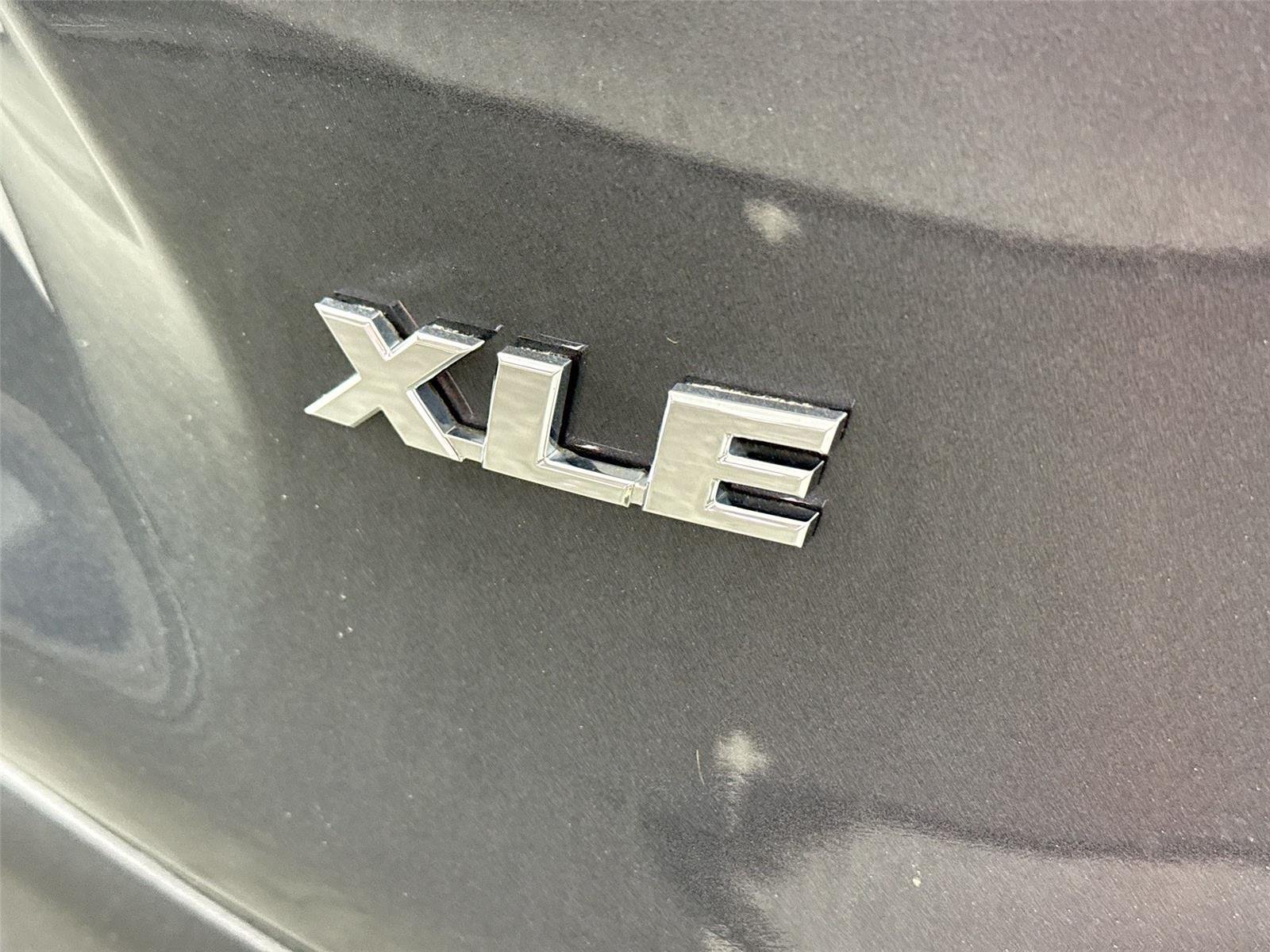 Used 2020 Magnetic Gray Metallic Toyota XLE Premium image 14