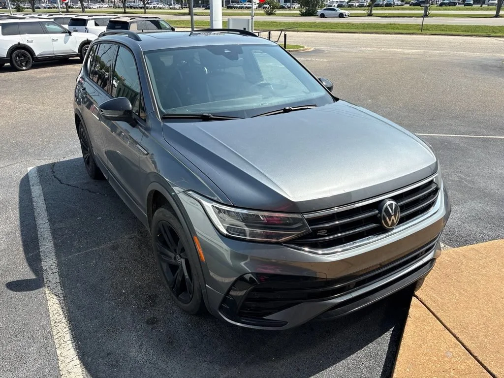 Used 2024 Platinum Gray Metallic Volkswagen SE R-Line Black image 9