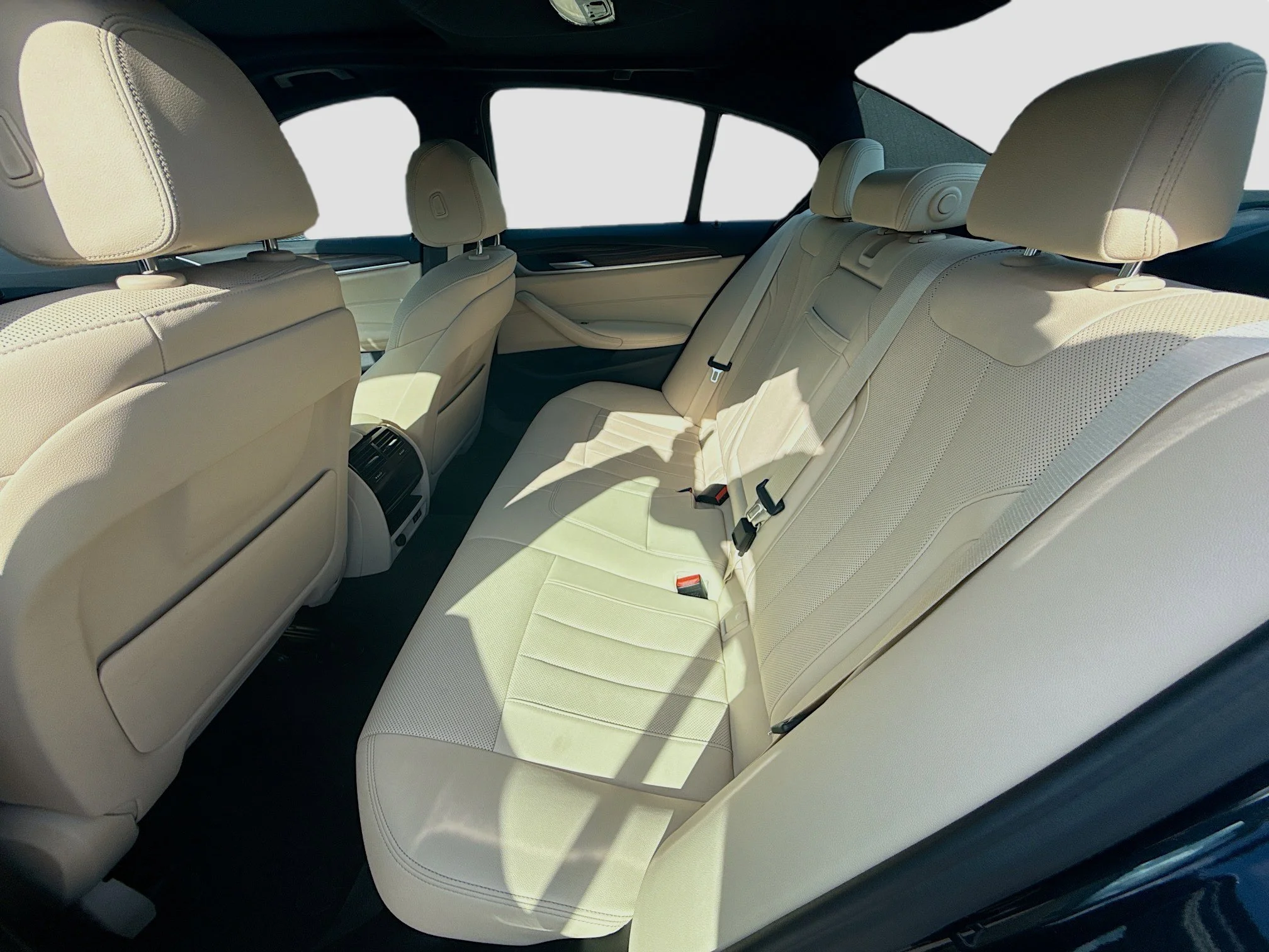 2022 BMW 5 Series 530i - Photo 22