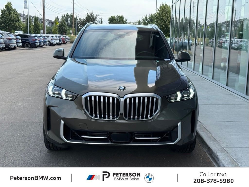 Used 2024 Green BMW xDrive40i image 8